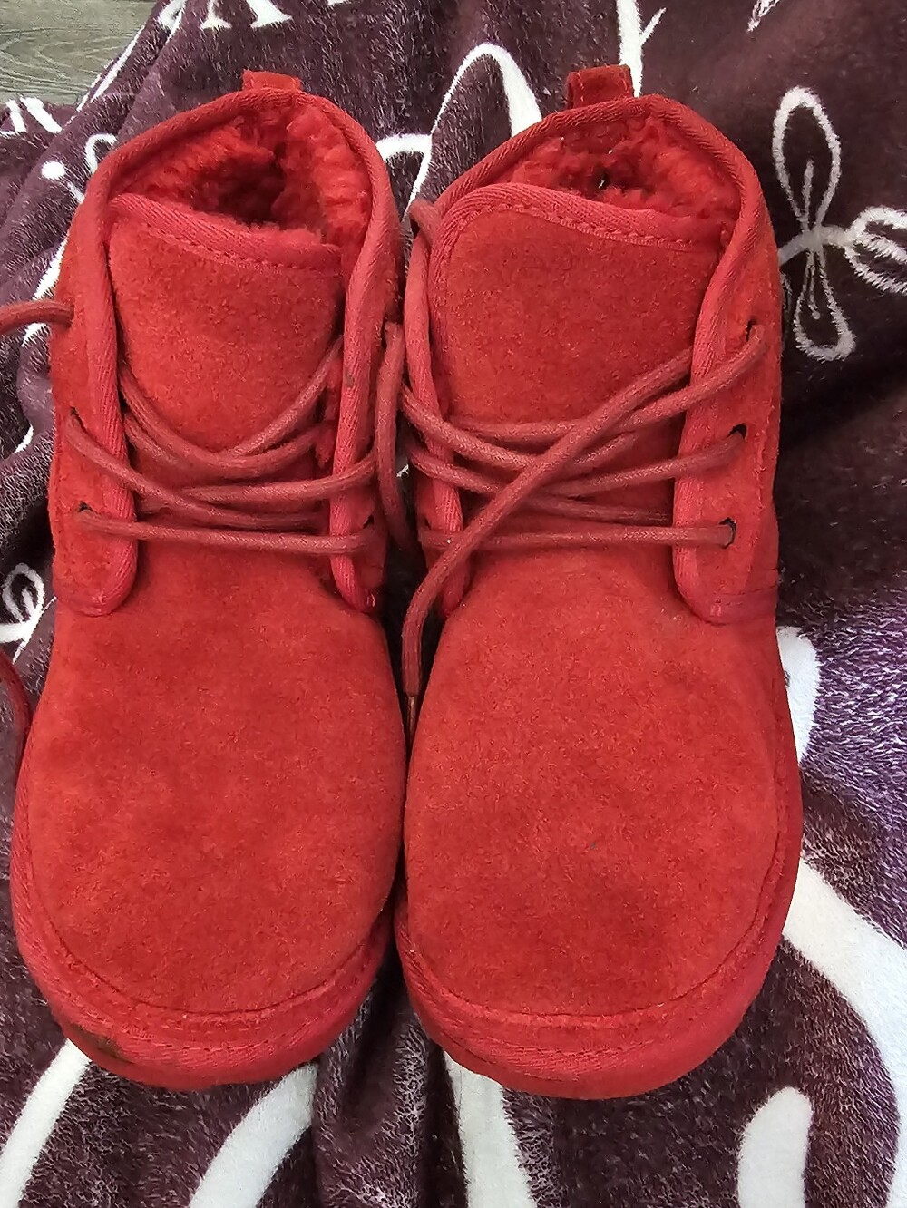 UGG Women BURGANDY Suede Lace-Up Boots